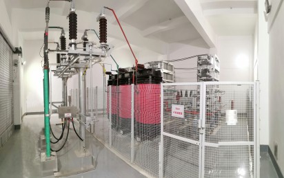 運(yùn)行于國(guó)網(wǎng)青海變電站35kV鐵心串聯(lián)電抗器